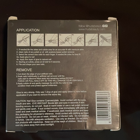 HUDA BEAUTY press on nails - Picture 2 of 2